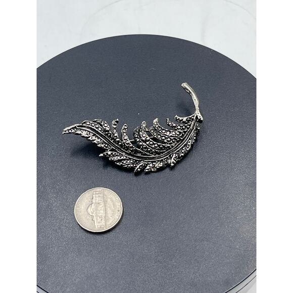 Vintage Silver Tone‎ Dotted Feather  Brooch unsigned - Picture 4 of 11
